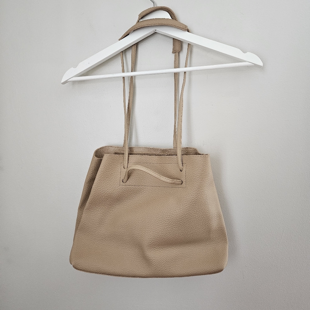 8 Other Reasons Vegan Leather Slouchy Bucket Bag Tan Neutral - Picture 4 of 8